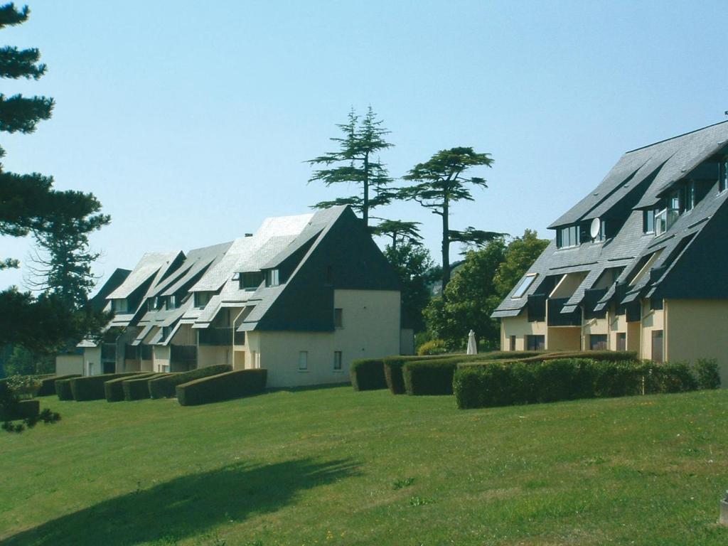 Lagrange Vacances Les Hauts De Clairvallon Houlgate Exterior photo